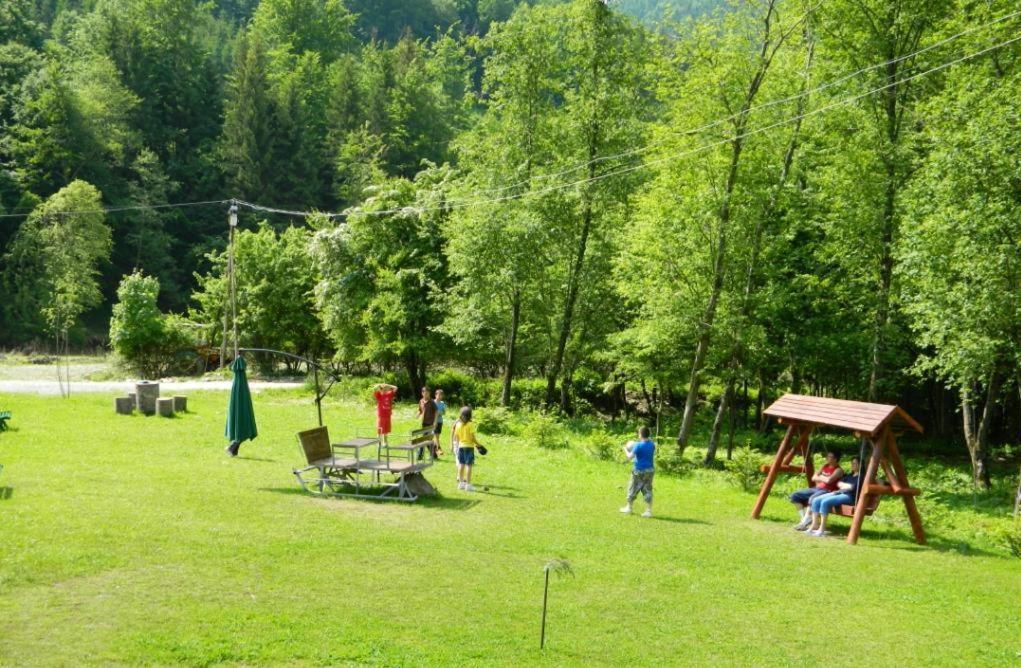 Pensiunea Valea Negrasului Trăisteni Eksteriør bilde